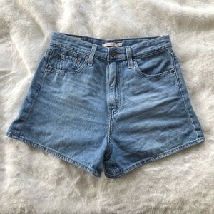 Levi’s high loose shorts